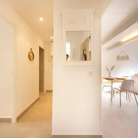 06y1 - Beautiful Modern T2 With Terrace * Juan-les-Pins