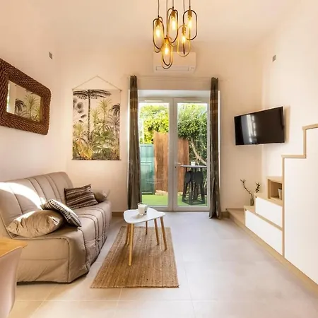 06y1 - Beautiful Modern T2 With Terrace