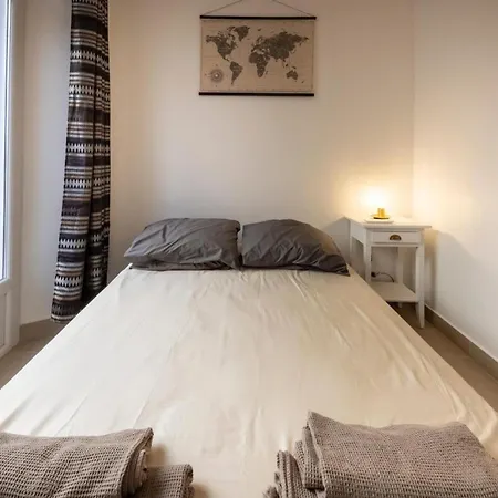06y1 - Beautiful Modern T2 With Terrace Holiday home